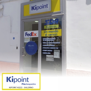 la vetrina del negozio kipoint di salerno